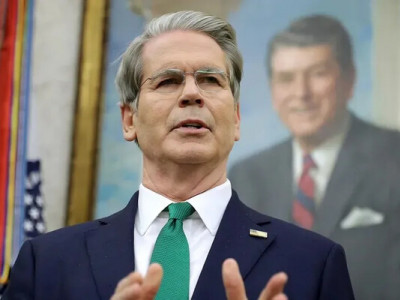 Міністр фінансів США планує обговорити скорочення закупівель російської та іранської нафти на переговорах з Китаєм