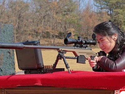 Замість ляльок — небезпечна зброя: 13-річну доньку Кім Чен Ина готують до влади