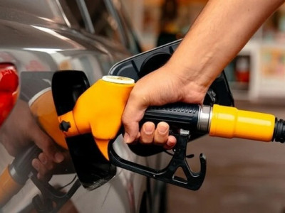 Ціновий удар по кожному: українців попередили про наслідки подорожчання пального