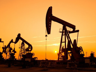 Нафта підстрибнула майже на 30% за день: що з цінами на пальне