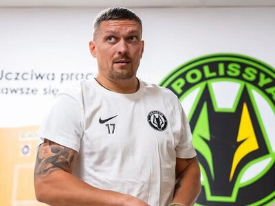 Усик розпочав підготовчий табір перед боєм з Верховеном: тренується в іспанській Гандії