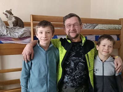 Батько-одинак повернувся з дітьми з Норвегії, а тут — повістка