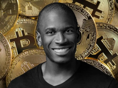 Чому біткоїн відстає від золота — думка Артура Хейса