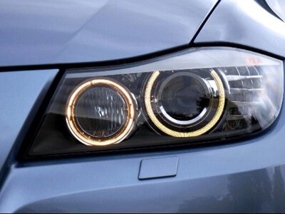 Коли пора міняти автомобільні фари або 7 сигналів, які водії часто ігнорують