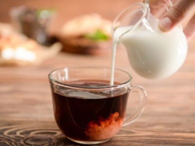 Магія в чашці: чому чай з молоком може змінити ваш день