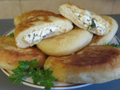 Смачні домашні ніжні картопляні зрази із сиром