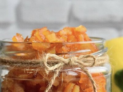 Ароматна добавка до випічки: як приготувати домашні апельсинові цукати для паски