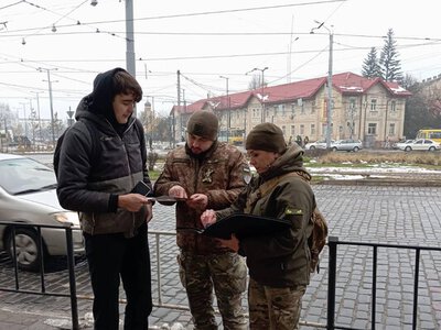 ТЦК забирають розшукуваних без документів