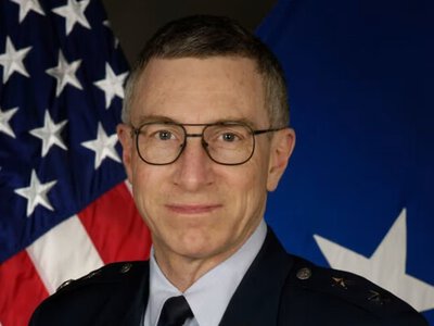 У США загадково зник генерал, який був носієм таємниць про НЛО, – CNN