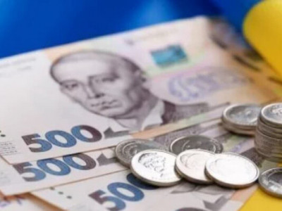 1500 гривень та кешбек на паливо: українцям готують нові виплати