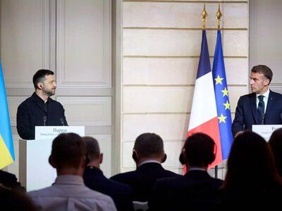 Зеленський прибув до Парижа: яка програма візиту