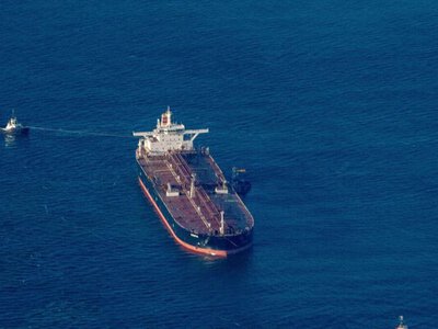 США послабили санкції на російську нафту: дозволили продаж уже завантажених танкерів