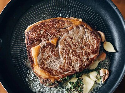 Свинина більше не буде твердіти під час смаження: 8 секретів ніжного м'яса