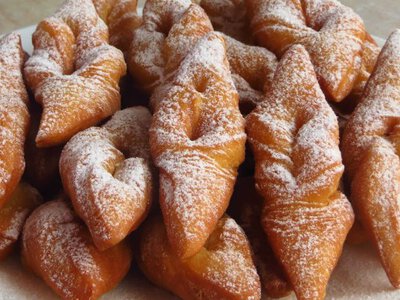 Вергуни на дріжджах: рецепт з маминого записника