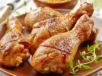 Швидкий маринад для курячих гомілок: 15-хвилинний рецепт для зайнятих господинь