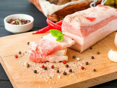 В Україні дешевшає сало: огляд цін