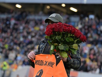 Захисник Маріуполя освідчився коханій перед футбольним матчем (фото, відео)