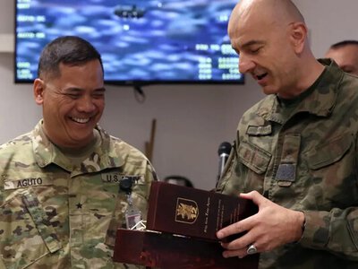 Генерал США отримав струсу мозку після літра алкоголю, випитої на вечірці в Києві 