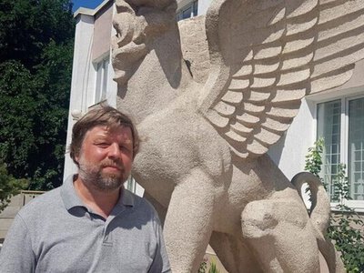 Варшава вирішила депортувати в Україну росіянина, який проводив незаконні розкопки в Криму