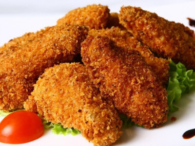 Панірована курка на пательні: легкий покроковий рецепт