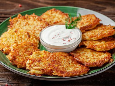 Золотисті та хрусткі: секрети приготування ідеальних пісних дерунів без яєць