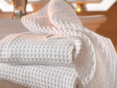 Випрати кухонні рушники за 10 хвилин: лайфхак з пакетом