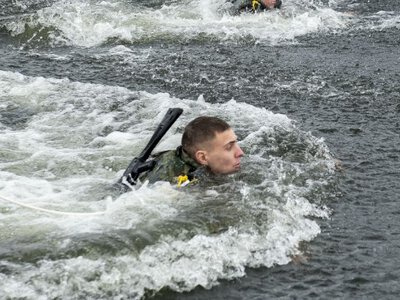Росіяни штурмують острови Дніпра та атакують мости: військові попереджають про загрозу на півдні