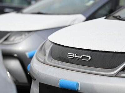 Європа вперше купує більше авто з Китаю ніж продає