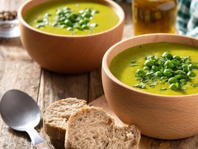 Кремовий гороховий суп з кокосовим молоком: просто і дуже смачно