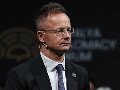  Надавав живі звіти Лаврову: Сійярто дзвонив у Москву прямо з засідань ЄС, - WP 