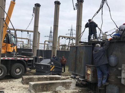 Після трьох днів роботи енергетиків: у Запоріжжі 47 тисяч родин залишилися без світла внаслідок обстрілу