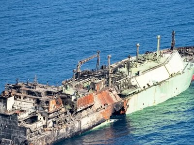 Лівія найняла компанію для усунення загрози від російського танкера, що дрейфує до узбережжя