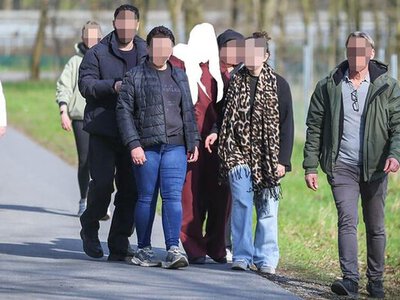 У Німеччині поліція цілодобово охороняє 14-річну ісламістку