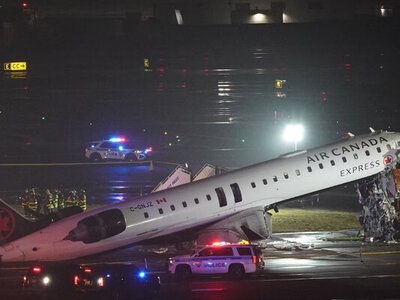 Літак Air Canada зіткнувся з авто на летовищі Нью-Йорка