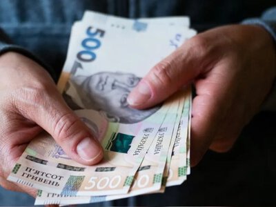 Українцям у квітні дадуть по 1500 гривень: перевірте, чи є ви у списку