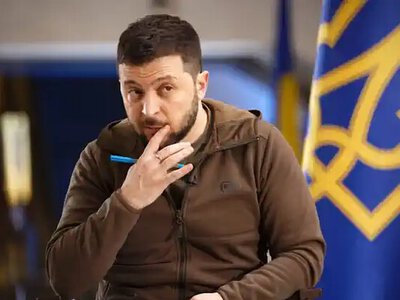 Від еБачка до еВиборця. Навіщо Зеленський розкидається державними грошима