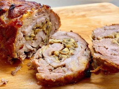 Бабуся навчила готувати! Рулет зі свинини з неймовірно смачною начинкою