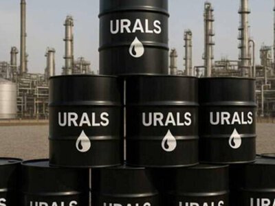 Російська нафта вперше від початку війни в Україні продається з премією в Індії – Bloomberg