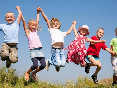 Весняні канікули-2026: коли відпочиватимуть школярі в різних містах України