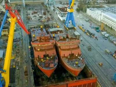 Велика і дуже гарна мішень: Росія будує в Керчі універсальний десантний корабель