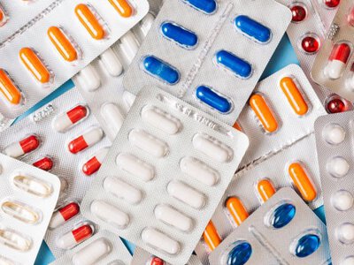 Без рецептів та цілодобово: як тепер купити ліки на заправках