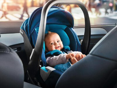 Коли дітям можна сидіти на передньому сидінні авто? Несподівана відповідь
