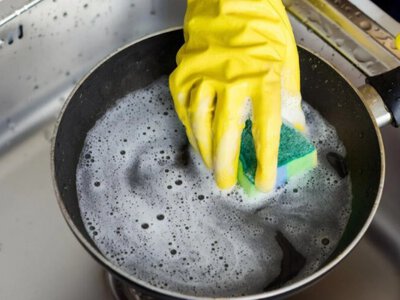 Як відмити антипригарну сковороду, щоб не зіпсувати