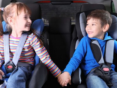 Вік та зріст мають значення - коли можна перевозити дітей на передньому сидінні авто