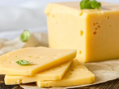 Ціни на сир в Україні переписали: експерти пояснили, що чекає на українців