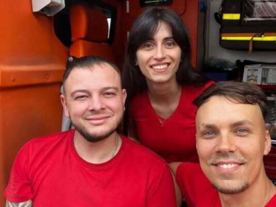 Під час занять дайвінгом пішов на дно: у Дніпрі батько врятував 16-річного сина, який почав тонути у басейні і ледь не помер