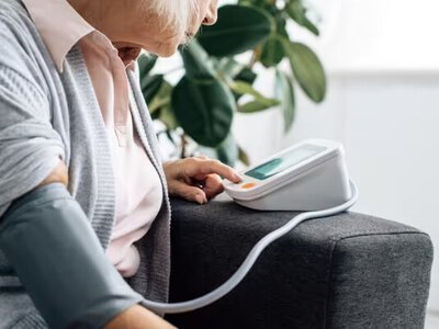 Як нормалізувати тиск зранку: 6 простих порад від кардіологів