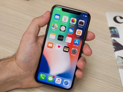 Найбільша зміна з часів iPhone X: Apple тестує смартфон із повністю безрамковим дисплеєм