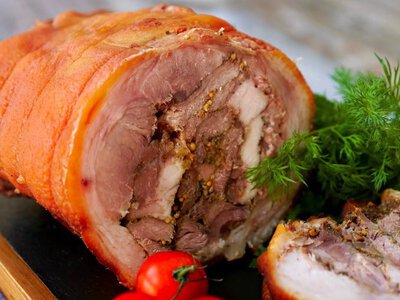 Рулька по-новому: рулет, що смакує з гірчицею і хріном