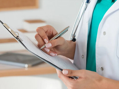 МОЗ хоче взяти медсестер, які працюють у школах, під своє «крило»